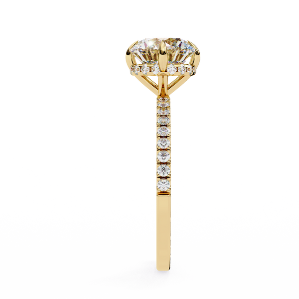 Sparkling Round Cut Engagement Ring