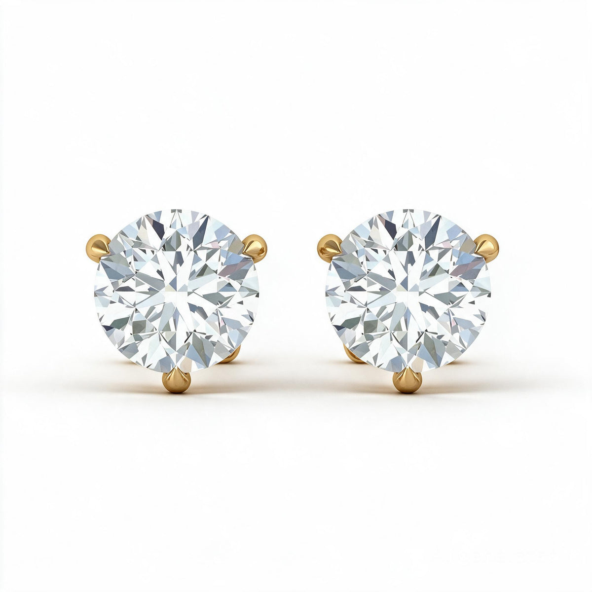 Sophisticated Three Prong Diamond Studs