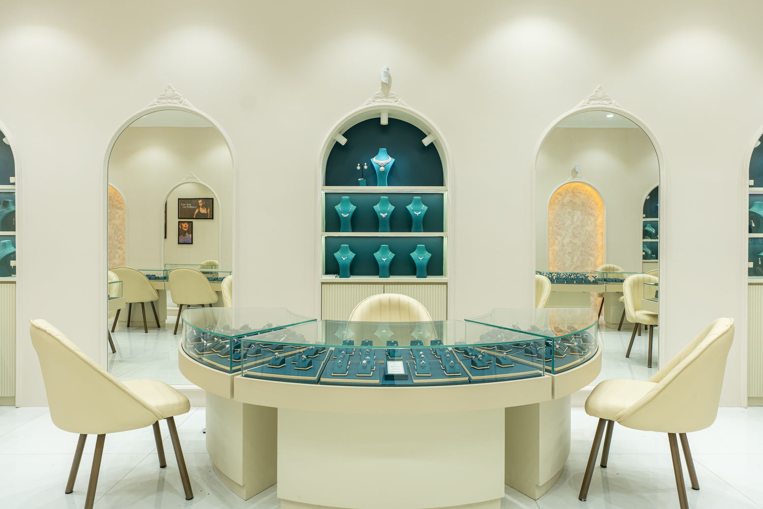 lookbook image shop_this_look_GGEch3