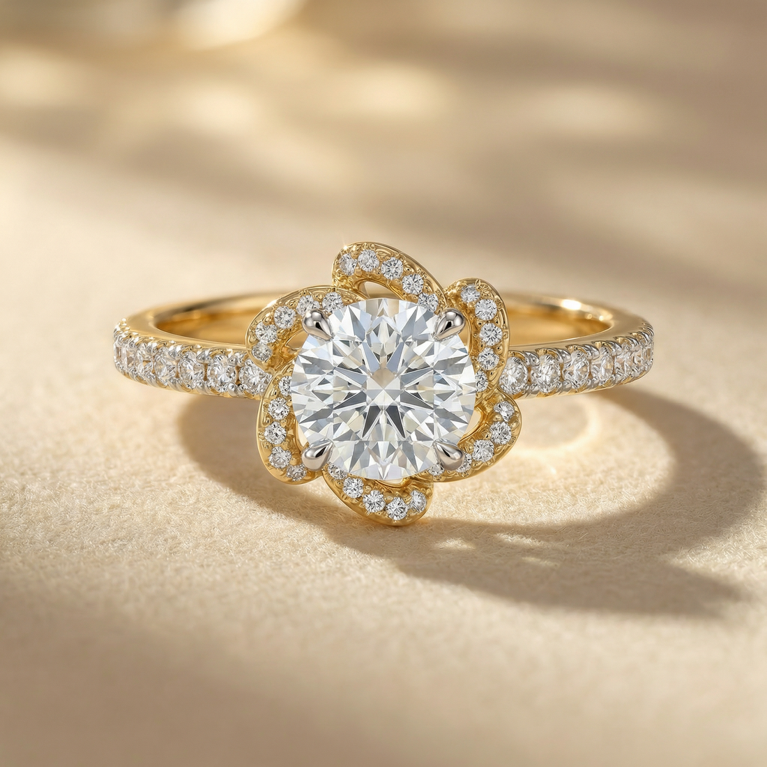 Floral Halo Pav������ Lab Grown Diamond Ring