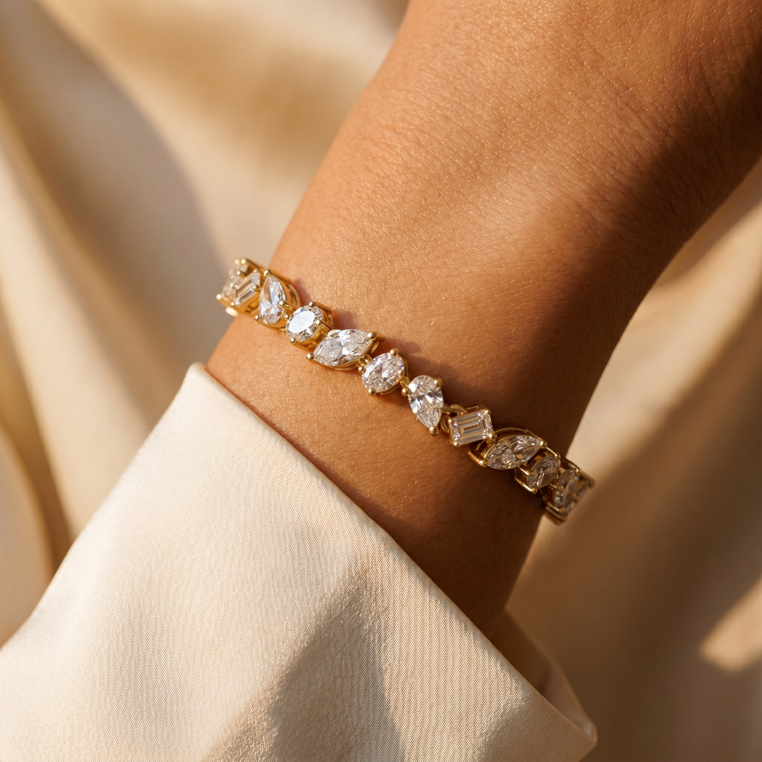 Sophisticated Hidden Halo Lab grown diamond Bracelet