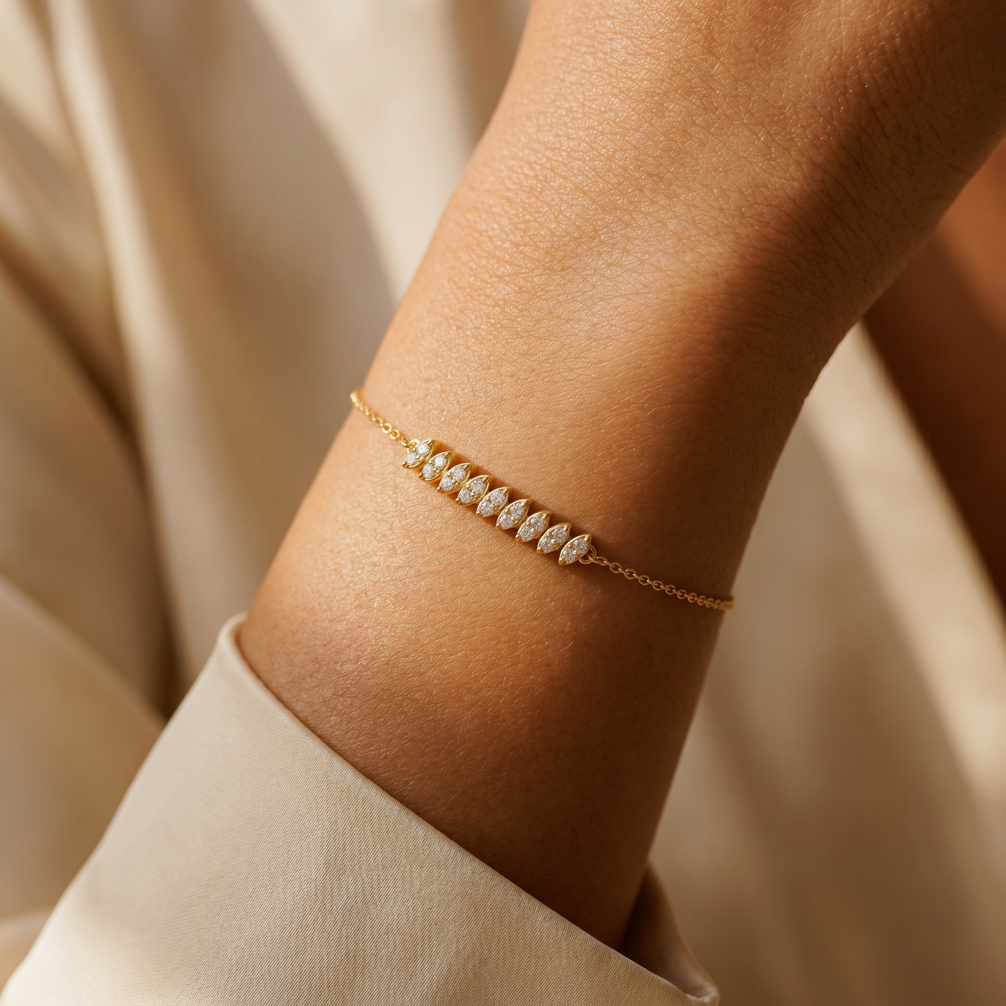 The Sculpted Pod Bar Bracelet