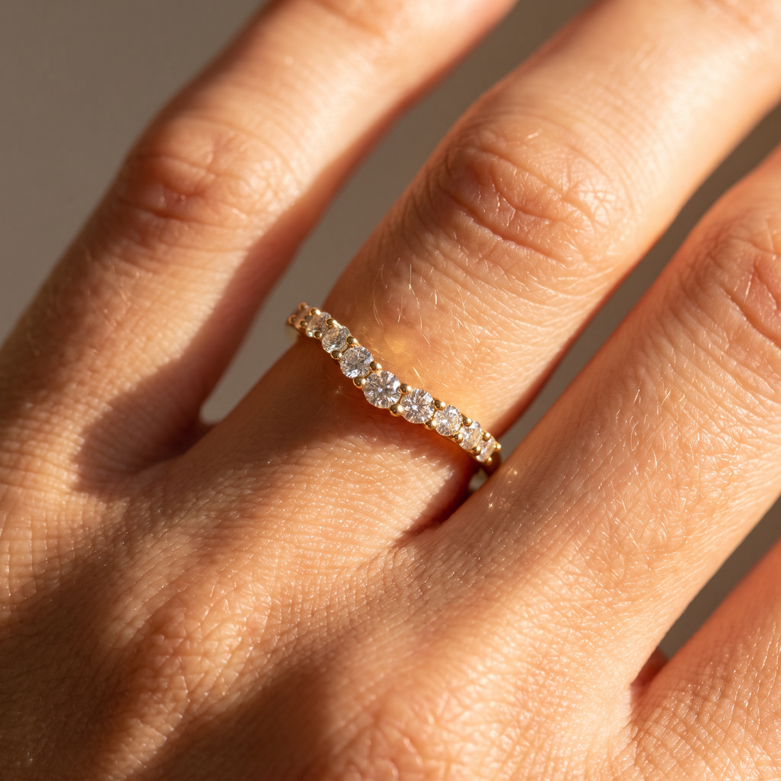 Crown Scallop Wave Solitaire Ring
