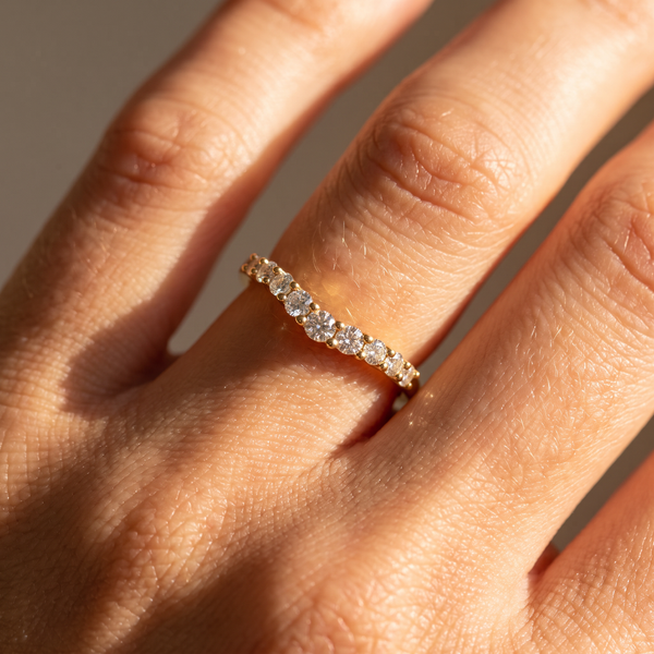 Crown Scallop Wave Solitaire Ring