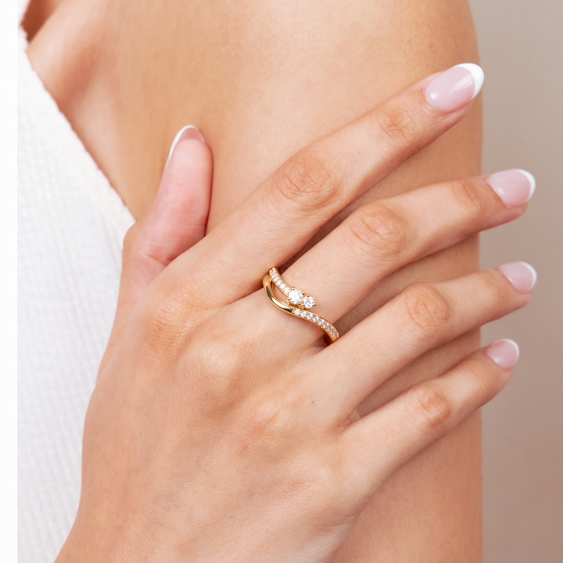 Dynamic Curved Wave Round Lab Grown Ring