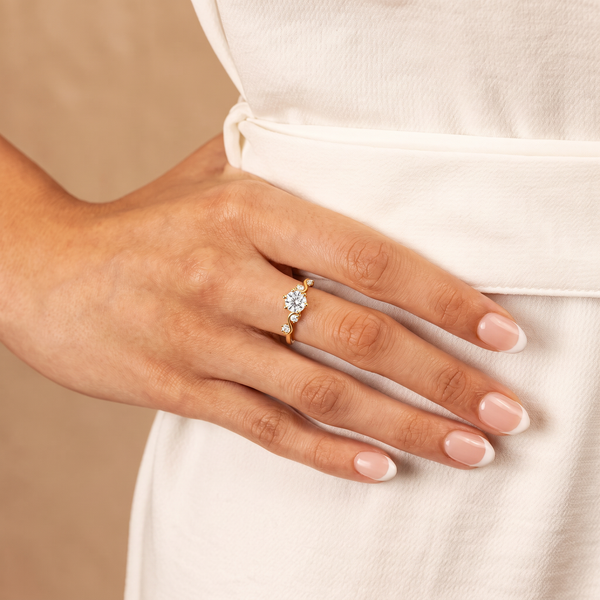Curved Wave Round Solitaire Ring